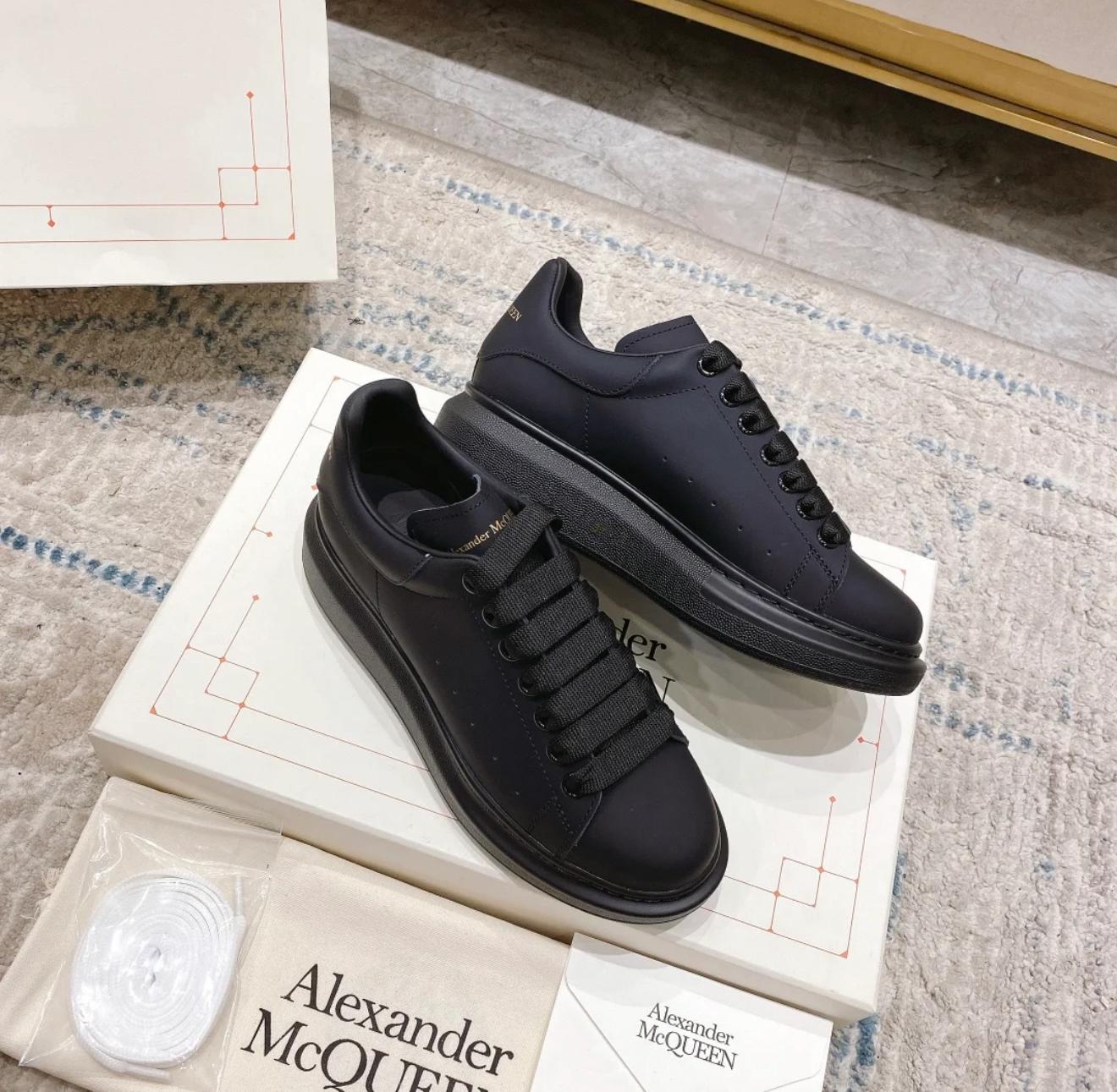 Alexander McQueen Oversized Sneaker in Black